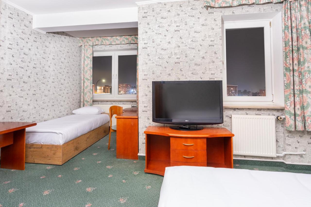 Hotel Victory Home Варшава Екстериор снимка