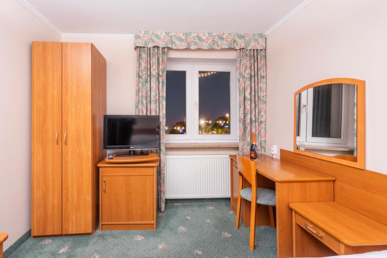Hotel Victory Home Варшава Екстериор снимка