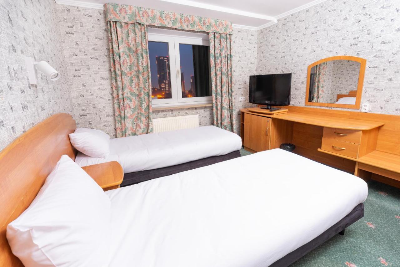 Hotel Victory Home Варшава Екстериор снимка