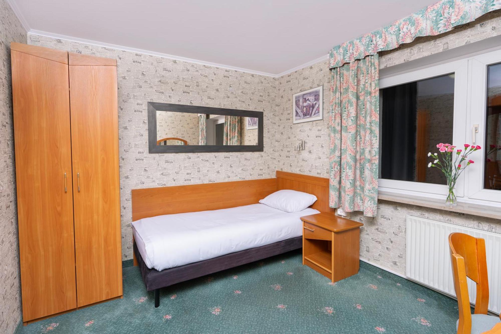 Hotel Victory Home Варшава Екстериор снимка