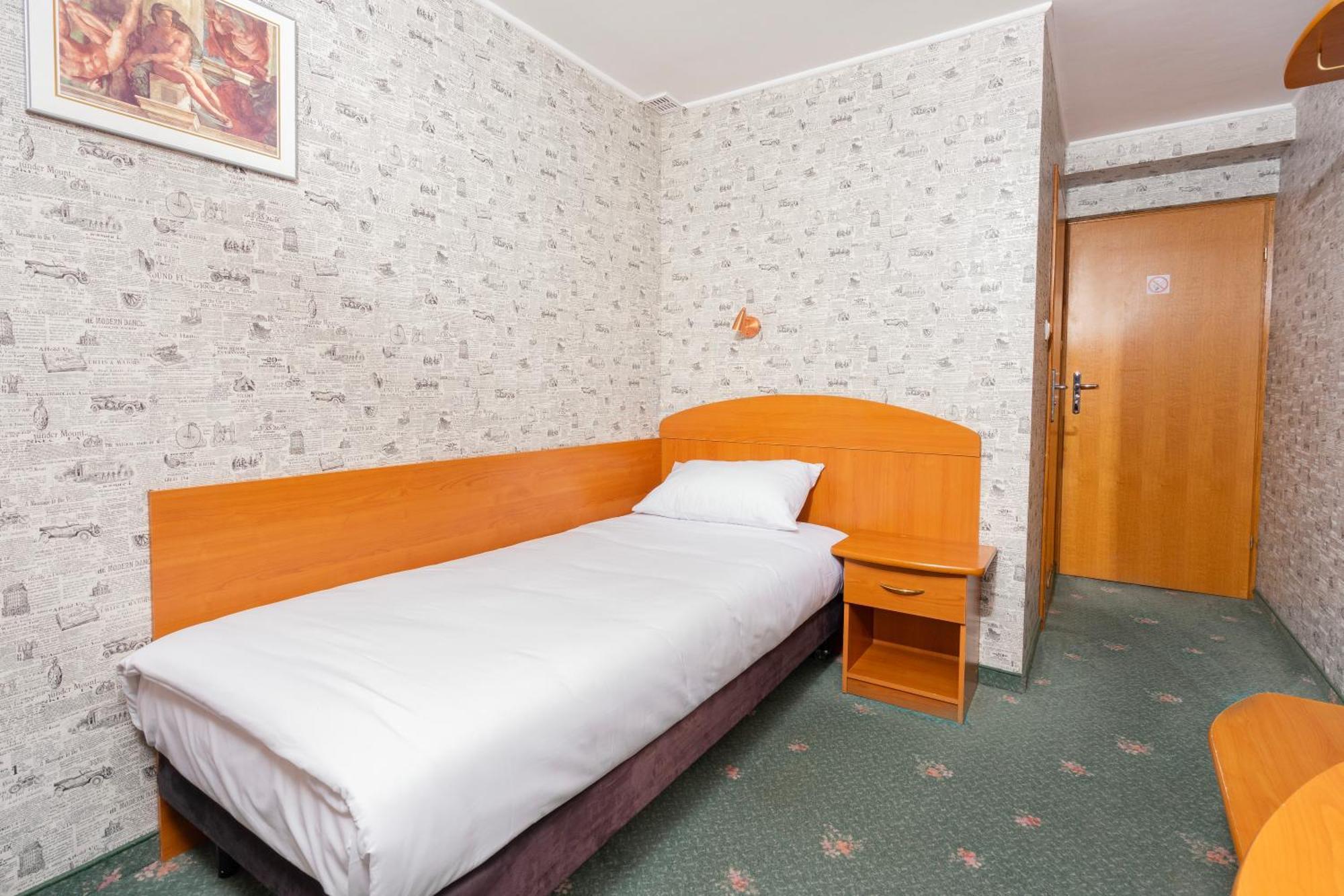 Hotel Victory Home Варшава Екстериор снимка