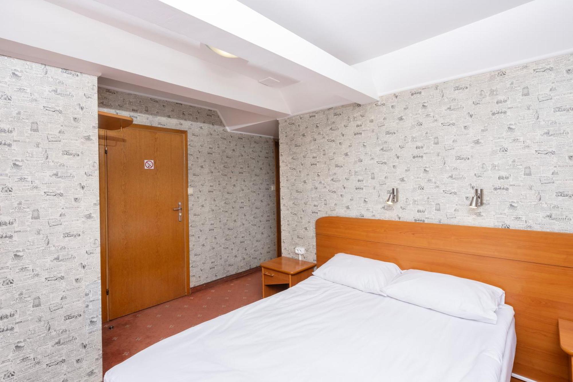 Hotel Victory Home Варшава Екстериор снимка