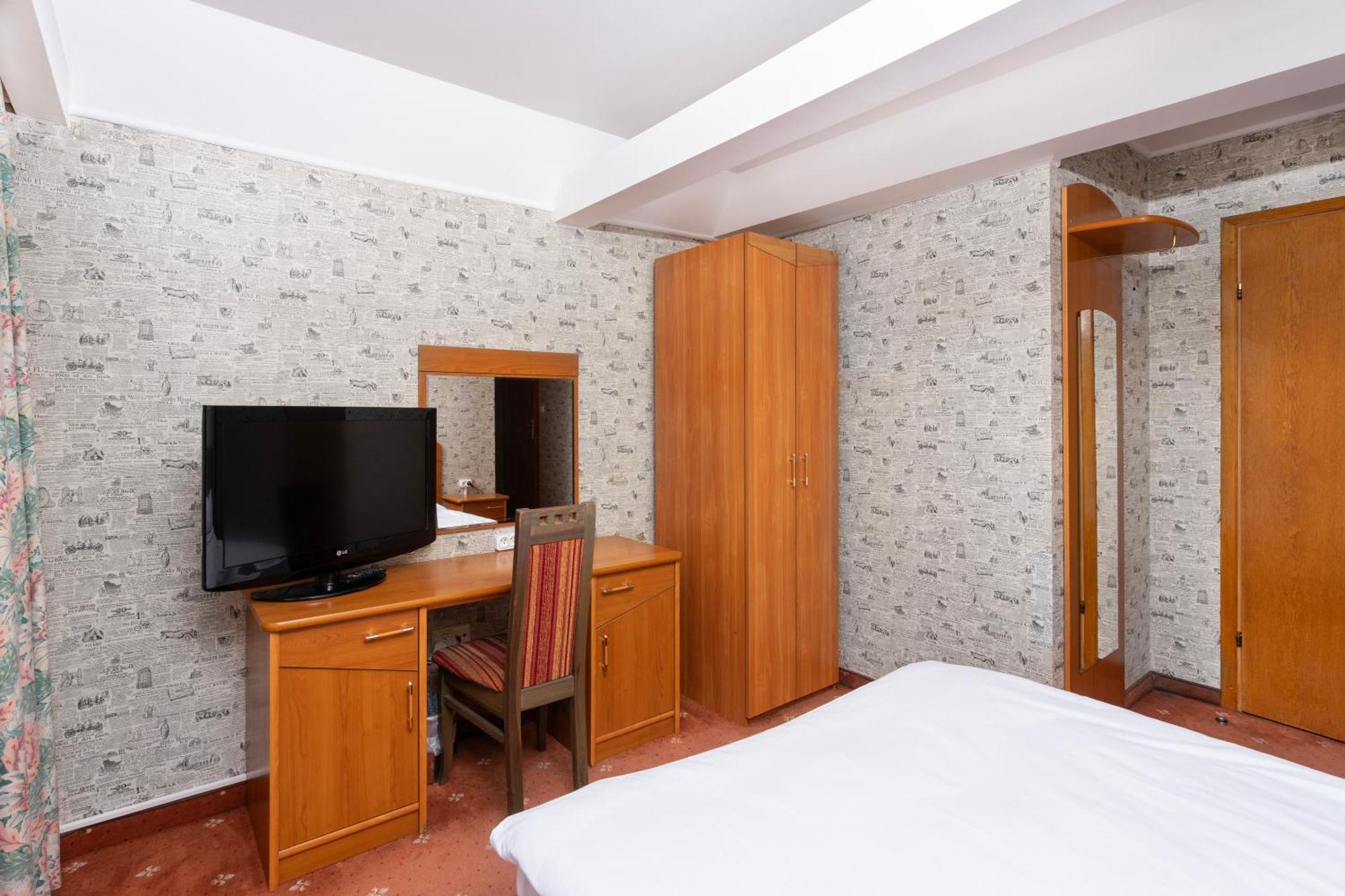 Hotel Victory Home Варшава Екстериор снимка